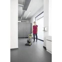 Kärcher BR 30/4 C Bp Lavapavimenti A Batteria Ricaricabile 1 Pz. -Assistenza Domiciliare 82854180 3